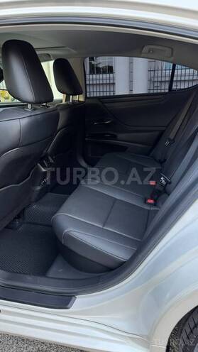 Lexus ES 300h 2024, 9,000 km - 2.5 l - Bakı