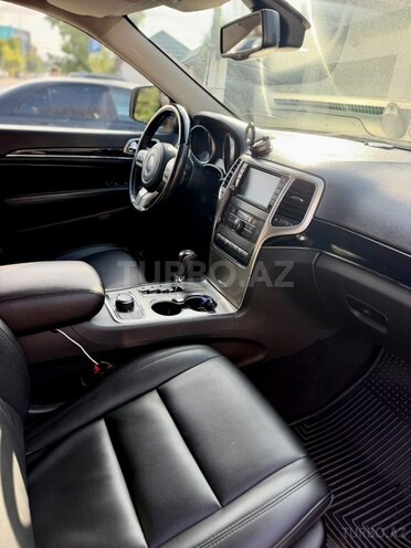 Jeep Grand Cherokee 2012, 222,000 km - 3.6 l - Quba