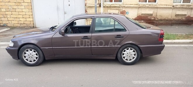 Mercedes C 180 1995, 325,000 km - 1.8 l - Gəncə