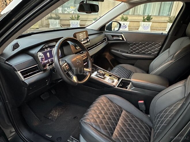 Mitsubishi Outlander 2024, 34,000 km - 2.5 l - Bakı