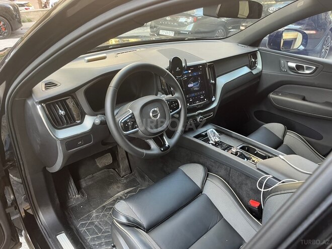 Volvo XC60 2025, 5,200 km - 2.0 l - Bakı