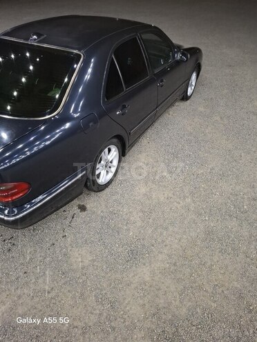 Mercedes E 220 2000, 623,500 km - 2.2 l - Lənkəran