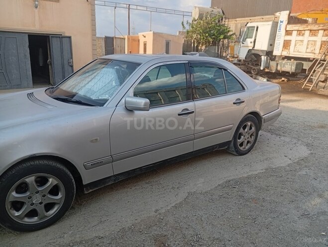 Mercedes E 230 1996, 118,561 km - 2.3 л - Bakı