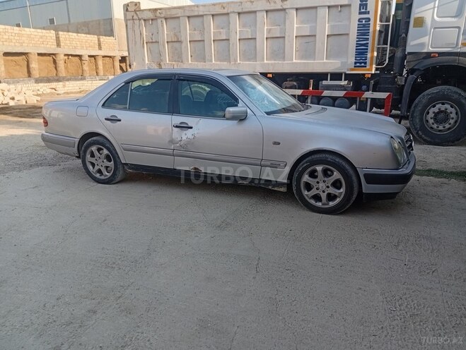 Mercedes E 230 1996, 118,561 km - 2.3 л - Bakı