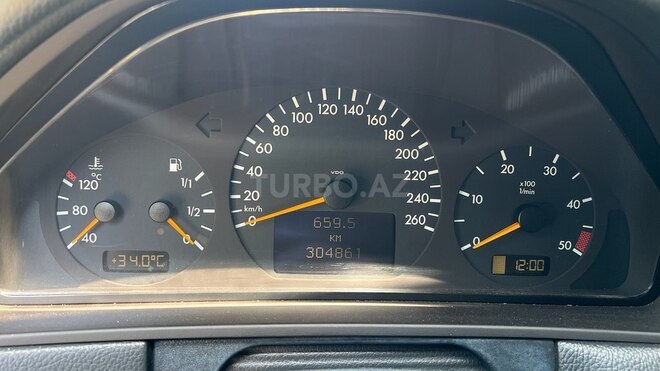 Mercedes E 220 2000, 304,861 km - 2.2 л - Bakı