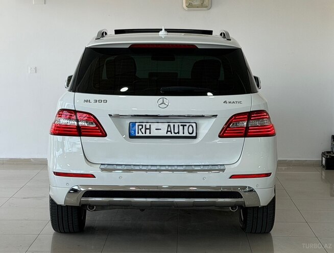 Mercedes ML 300 4MATIC 2014, 225,000 km - 3.5 l - Bakı