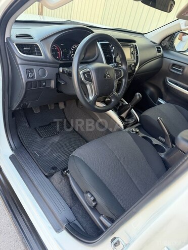 Mitsubishi L200 2023, 33,141 km - 2.4 l - Bakı