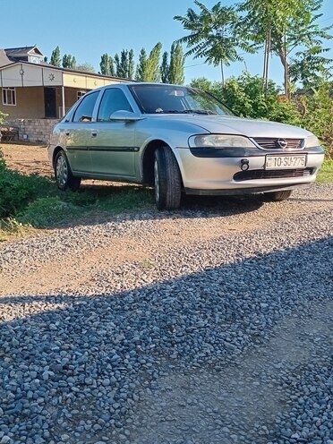 Opel Vectra 1997, 345,555 km - 1.8 l - Saatlı