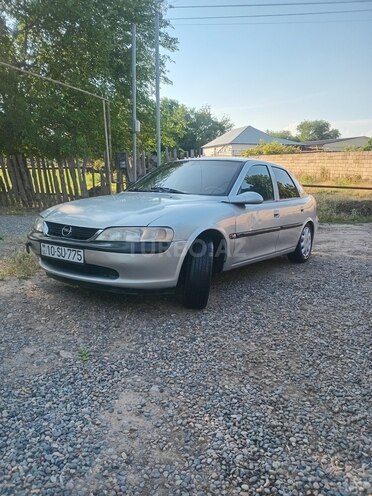 Opel Vectra 1997, 345,555 km - 1.8 l - Saatlı