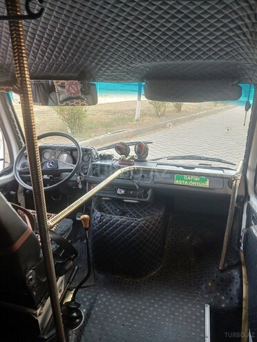 Mercedes 208 D 1997, 500,000 km - 2.9 l - Naxçıvan