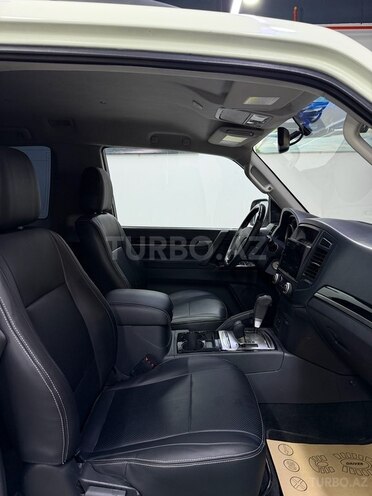 Mitsubishi Pajero 2007, 380,000 km - 3.0 l - Bakı