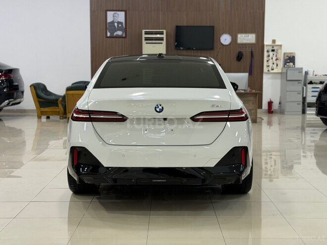 BMW 530 2025, 7,900 km - 2.0 л - Babək