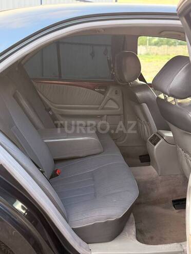 Mercedes E 240 1998, 284,000 km - 2.4 l - Bakı