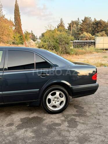 Mercedes E 240 1998, 284,000 km - 2.4 l - Bakı