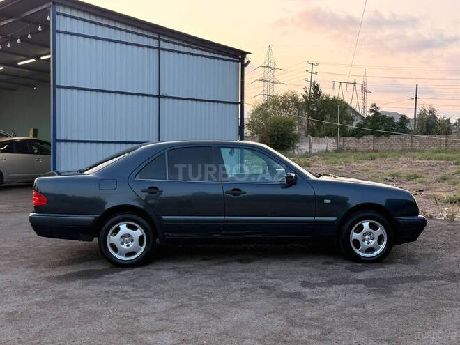 Mercedes E 240 1998, 284,000 km - 2.4 l - Bakı