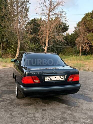 Mercedes E 240 1998, 284,000 km - 2.4 l - Bakı
