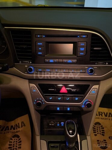Hyundai Elantra 2016, 241,402 km - 2.0 l - Bakı