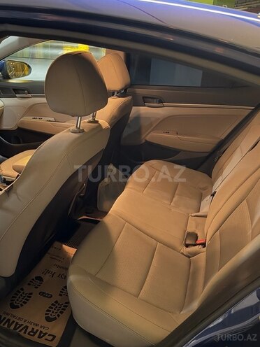 Hyundai Elantra 2016, 241,402 km - 2.0 l - Bakı