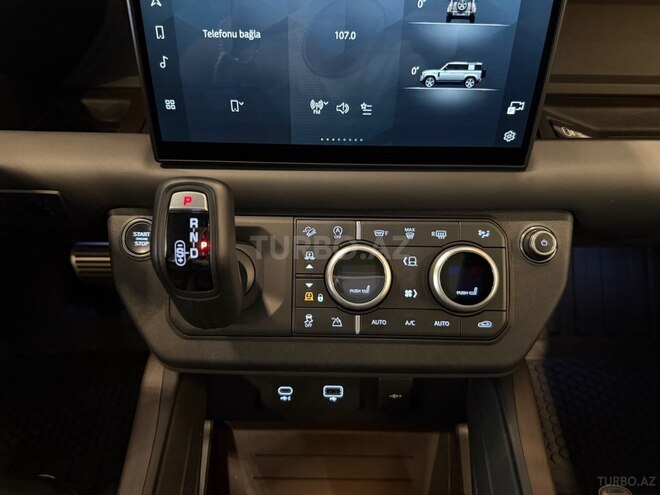 Land Rover Defender 2024, 13,000 km - 3.0 l - Bakı