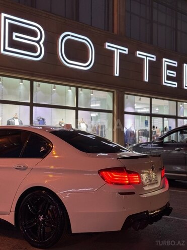 BMW 528 2014, 300,000 km - 2.0 л - Bakı