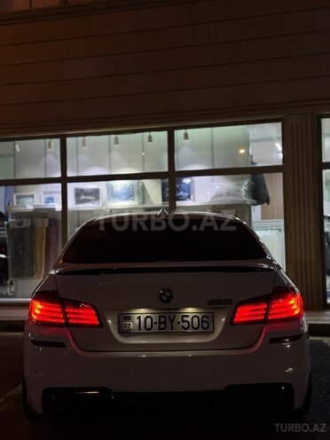 BMW 528 2014, 300,000 km - 2.0 л - Bakı