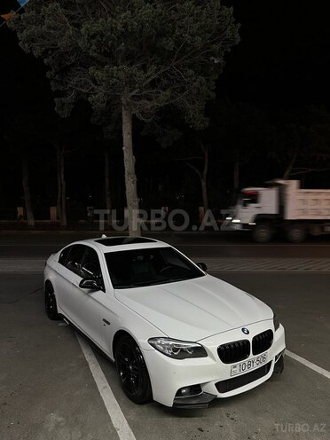 BMW 528 2014, 300,000 km - 2.0 л - Bakı