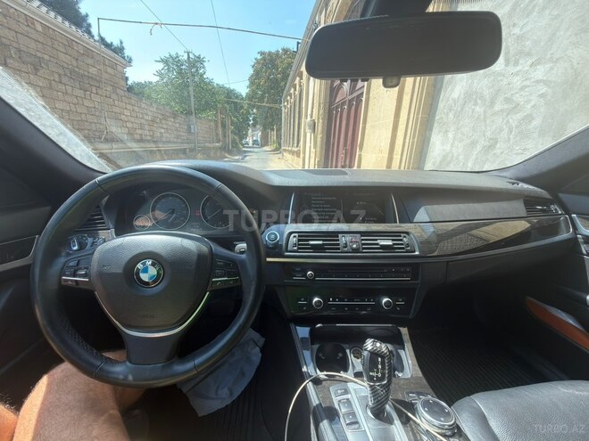 BMW 528 2014, 300,000 km - 2.0 л - Bakı