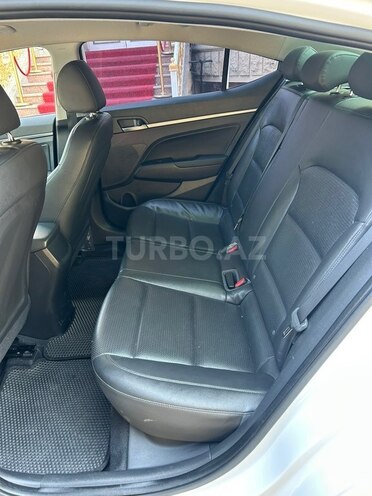 Hyundai Elantra 2018, 120,467 km - 1.6 l - Bakı