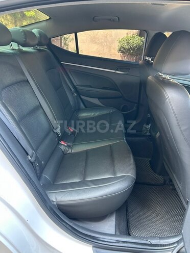 Hyundai Elantra 2018, 120,467 km - 1.6 l - Bakı