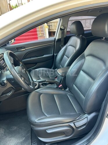 Hyundai Elantra 2018, 120,467 km - 1.6 l - Bakı