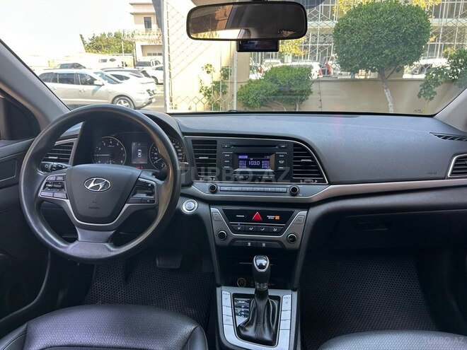 Hyundai Elantra 2018, 120,467 km - 1.6 l - Bakı