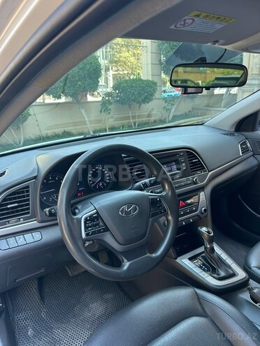 Hyundai Elantra 2018, 120,467 km - 1.6 l - Bakı