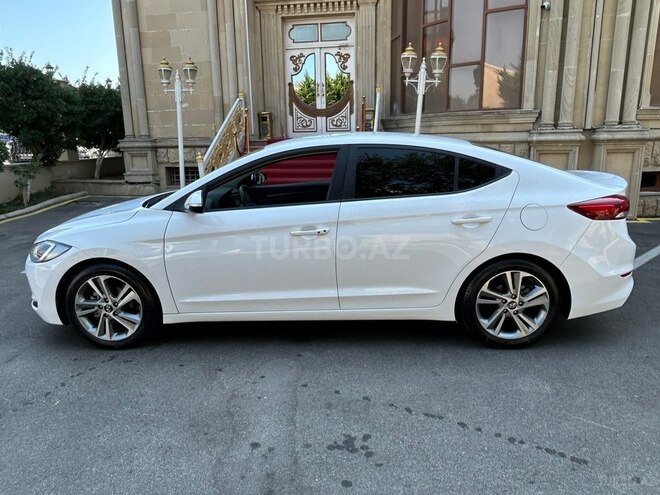 Hyundai Elantra 2018, 120,467 km - 1.6 l - Bakı