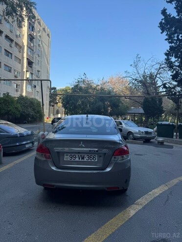 Mitsubishi Attrage 2015, 145,300 km - 1.2 l - Bakı