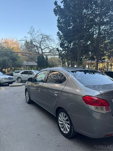 Mitsubishi Attrage 2015, 145,300 km - 1.2 l - Bakı