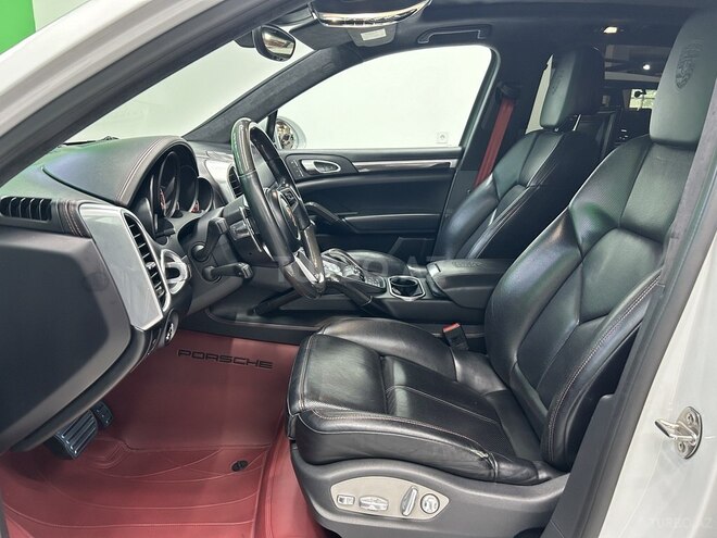 Porsche Cayenne Turbo 2016, 133,000 km - 4.8 л - Bakı