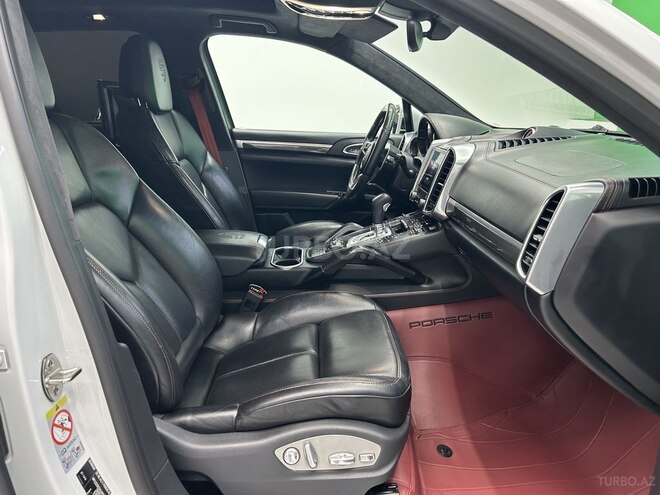 Porsche Cayenne Turbo 2016, 133,000 km - 4.8 л - Bakı