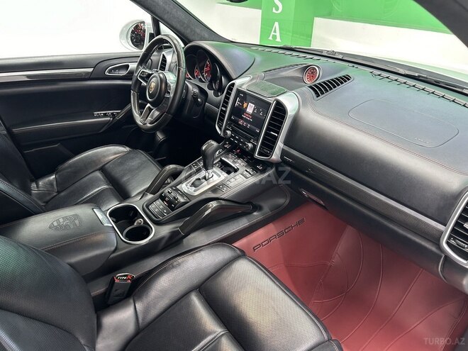 Porsche Cayenne Turbo 2016, 133,000 km - 4.8 л - Bakı