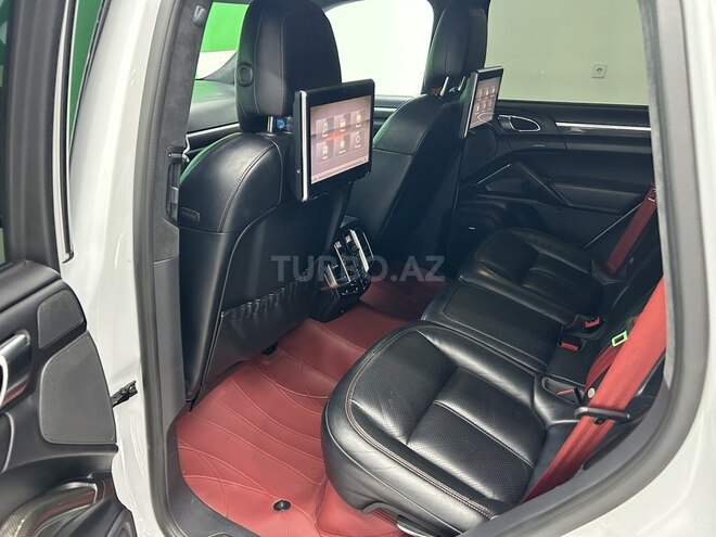 Porsche Cayenne Turbo 2016, 133,000 km - 4.8 л - Bakı