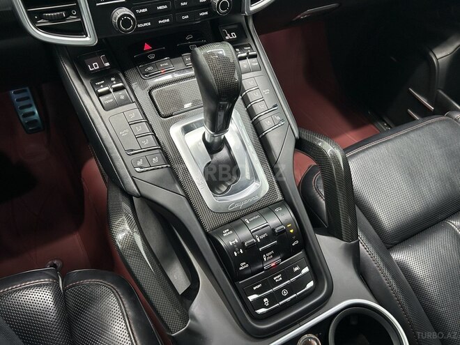 Porsche Cayenne Turbo 2016, 133,000 km - 4.8 л - Bakı