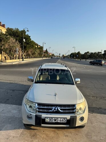 Mitsubishi Pajero 2011, 238,400 km - 3.5 л - Bakı