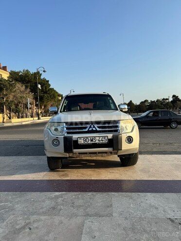 Mitsubishi Pajero 2011, 238,400 km - 3.5 л - Bakı