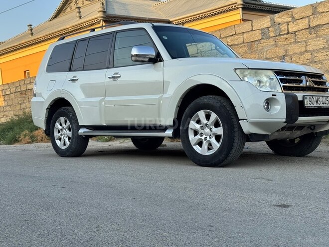 Mitsubishi Pajero 2011, 238,400 km - 3.5 л - Bakı