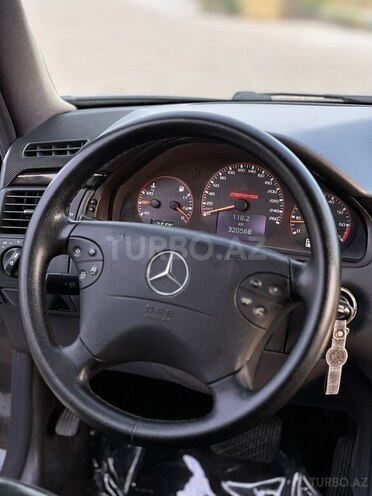 Mercedes E 280 2001, 320,500 km - 2.8 l - Bakı