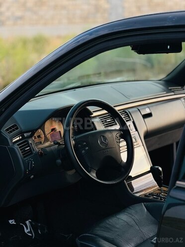 Mercedes E 280 2001, 320,500 km - 2.8 l - Bakı