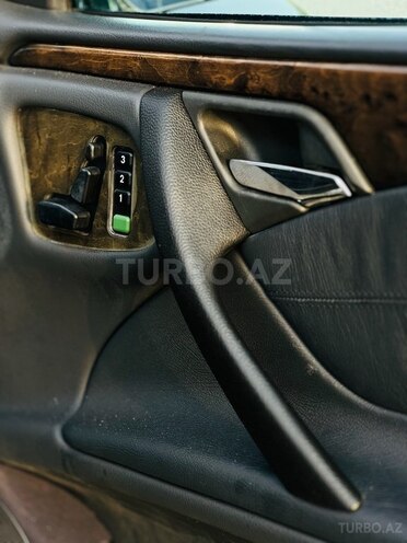 Mercedes E 280 2001, 320,500 km - 2.8 l - Bakı