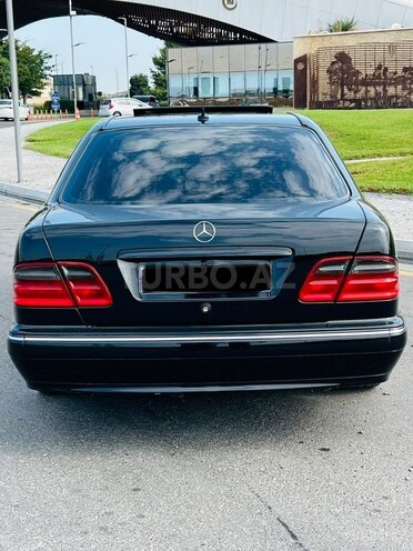 Mercedes E 280 2001, 320,500 km - 2.8 l - Bakı