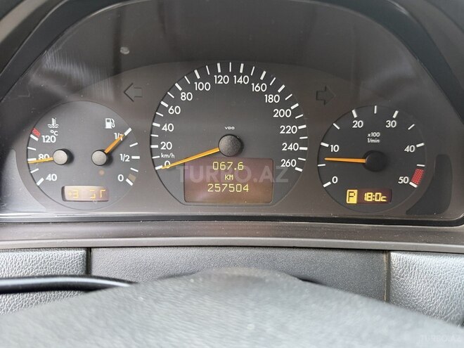 Mercedes E 270 2000, 257,000 km - 2.7 l - Lənkəran