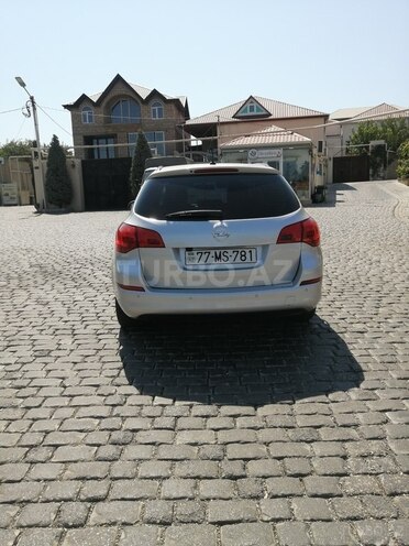 Opel Astra 2015, 213,000 km - 1.4 л - Bakı