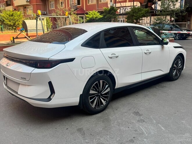 Changan Qiyuan A05 2025, 25,000 km - 1.5 л - Bakı